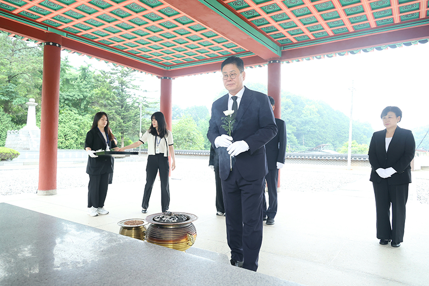 군경묘지 참배 썸네일