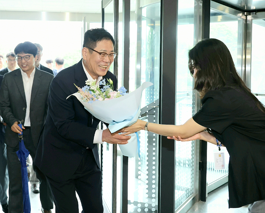민선9기 조지훈전주시장 첫 출근 썸네일