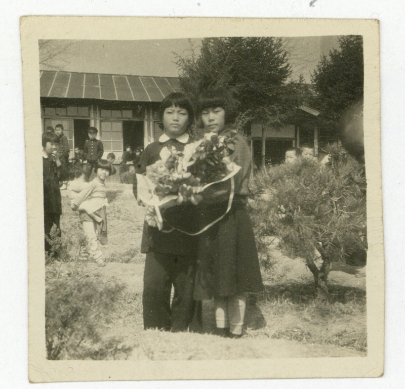 초포국민학교 졸업