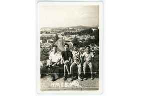 홍한표-1970년 오목대 사진_앞면.jpg